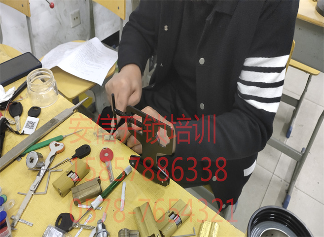 鸡西锁匠学校什么时候招生？