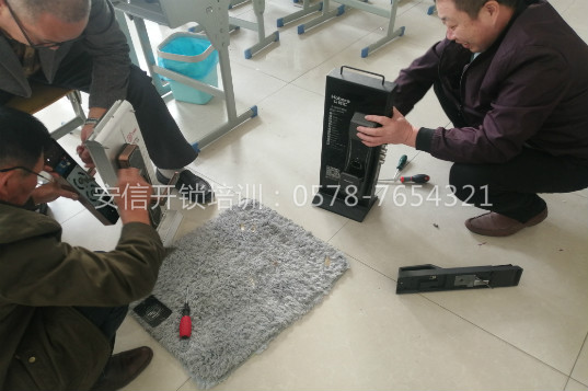 汤旺学开锁工资待遇怎么样？